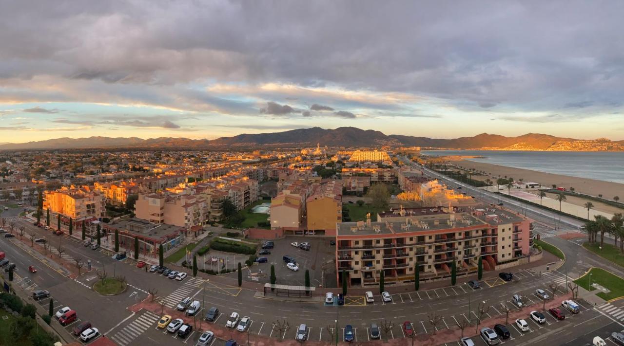 Bay View Empuriabrava Apartment Exterior photo